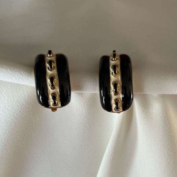 St. John’s Vintage Clip on Earrings